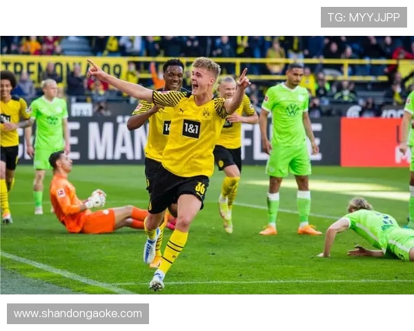 多特蒙德主场鏖战沃尔夫斯堡巅峰对决点燃德甲激情之夜