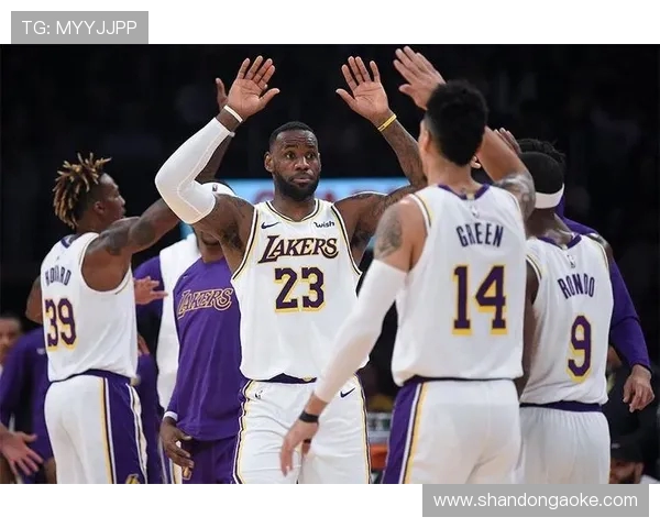 快船与勇士激战正酣 双方核心对决揭示季后赛暗流涌动