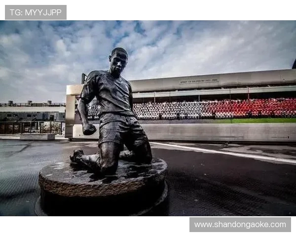 蒂埃里亨利的传奇之路从枪手英雄到绿茵场永恒记忆