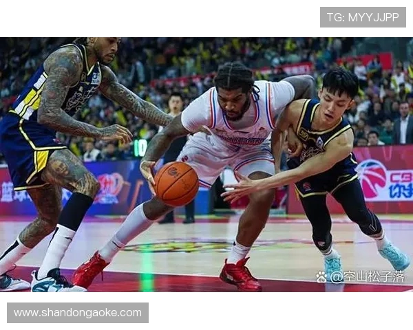 街舞战术解析：深入探讨上海街舞队的防守策略与技巧