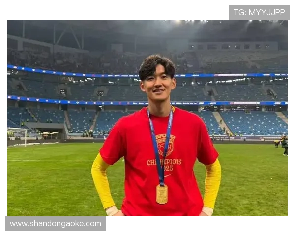 颜骏凌带领上海上港奋勇拼搏成为中国足球新一代守门员领军人物